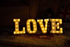 Yorulory LED Letter Lights Sign Letters Light Up Letters Sign For Night Light Wedding Birthday Party Battery Powered Christmas Lamp Home Bar (A) -Xmas Lighting Shop 51tpec00b4L. AC SL1000