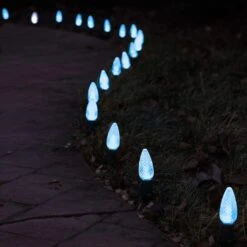 Holiday Lighting Outlet Christmas Light Stakes | Universal 5-Inch Outdoor Light Stakes For C9 Or C7 Light Sockets | Improved Break-Resistant Design | For Use On Lawn Or Pathway | Pack Of 100 -Xmas Lighting Shop 61PfEbTGvjL. AC SL1435