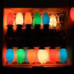 Romasaty C7 LED Christmas Lights(25FT) 5 Multi-Color Outdoor&Indoor Lights For Holiday Party Wedding,25 Ceramic LED Bulb C7 Light(Plus 2 Extra Bulbs)-Green Wire -Xmas Lighting Shop 61unZZP5u3L. AC SL1001