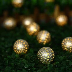 Hann LED Solar Globe String Lights, 12ft 10 LEDs Moroccan Orb Ball, Waterproof Ambiance Lighting, 3000K Warm White, Starry Fairy Lights For Outdoor Garden Yard Patio Party Christmas Party -Xmas Lighting Shop 71ImYFRbtKL. AC SL1200